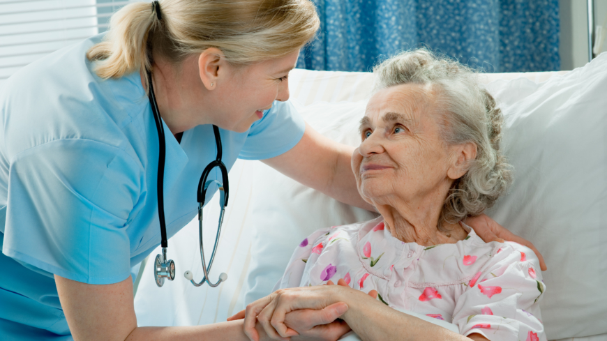 Trots den stora bristen på sjuksköterskor ska patientkvaliteten inte påverkas negativt, den ska vara lika god som under andra delar av året. Foto: Shutterstock
